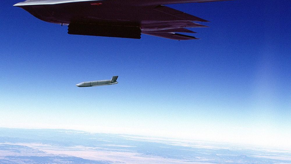 Americké letectvo tajně vyzkoušelo vypuštění neviditelné střely z neviditelného letadla